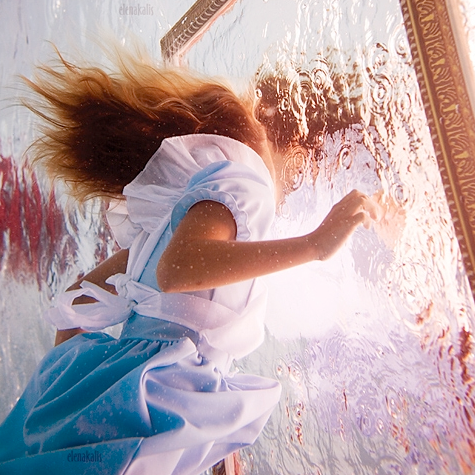 Alice in Waterland - Elena Kalis